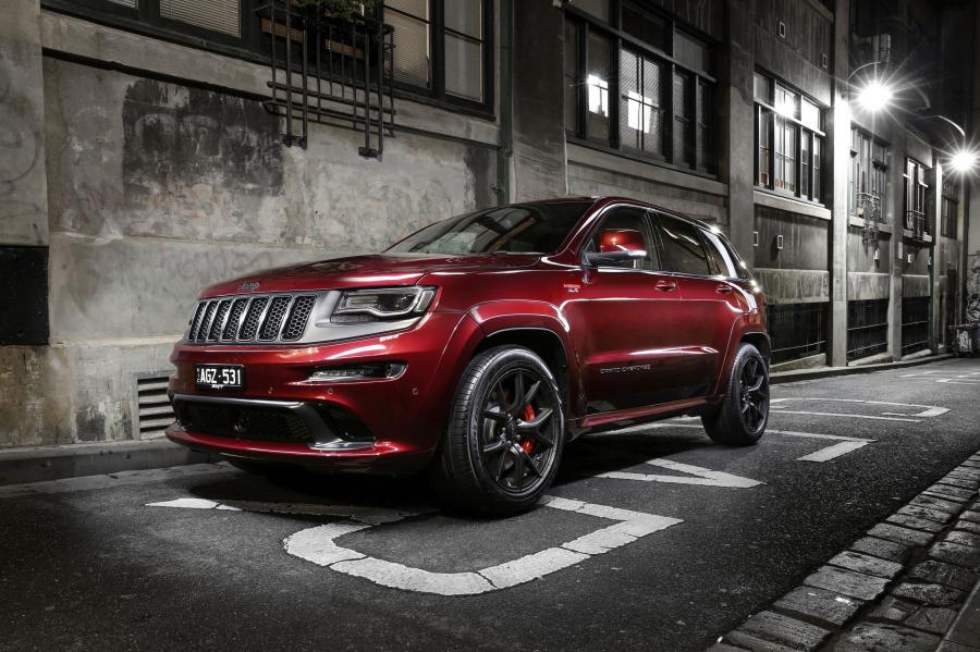  Jeep Grand Cherokee SRT Night 2016 года  (AU) (фото 9 из 26)